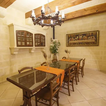 Bed & Breakfast Ta Tumasa Farmhouse *
