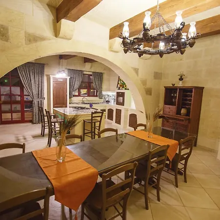 Bed & Breakfast Ta Tumasa Farmhouse *