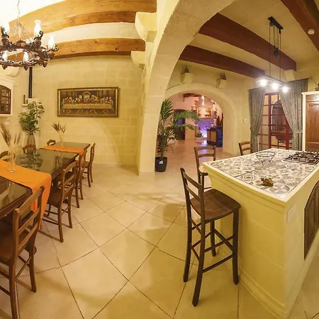 Bed & Breakfast Ta Tumasa Farmhouse *
