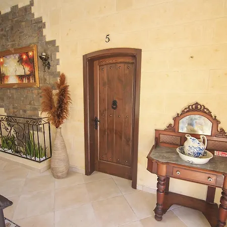 Bed & Breakfast Ta Tumasa Farmhouse *