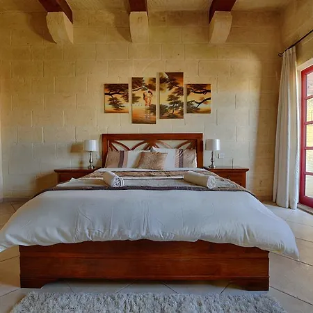 Ta Tumasa Farmhouse *