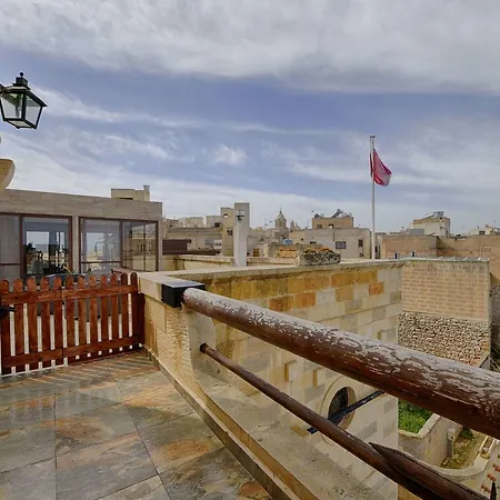 Ta Tumasa Farmhouse Bed & Breakfast