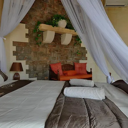 Ta Tumasa Farmhouse Bed & Breakfast