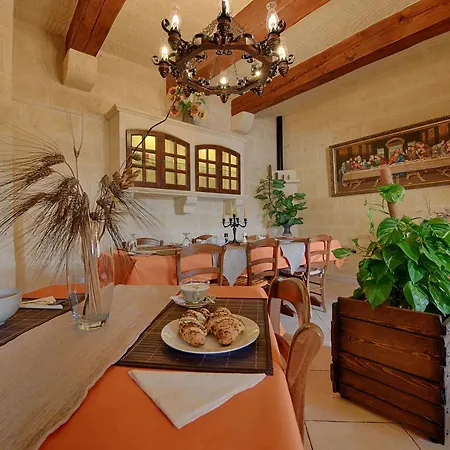 Bed & Breakfast Ta Tumasa Farmhouse *