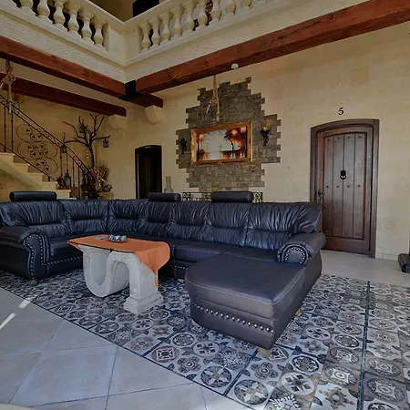 Ta Tumasa Farmhouse *