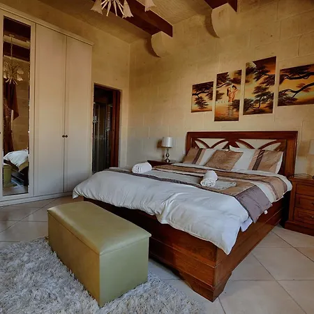 Bed & Breakfast Ta Tumasa Farmhouse