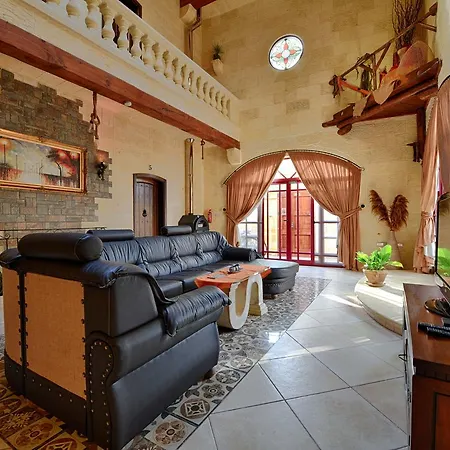 Ta Tumasa Farmhouse Bed & Breakfast