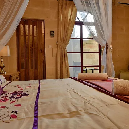 Bed & Breakfast Ta Tumasa Farmhouse *