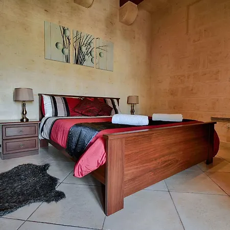 Ta Tumasa Farmhouse Bed & Breakfast